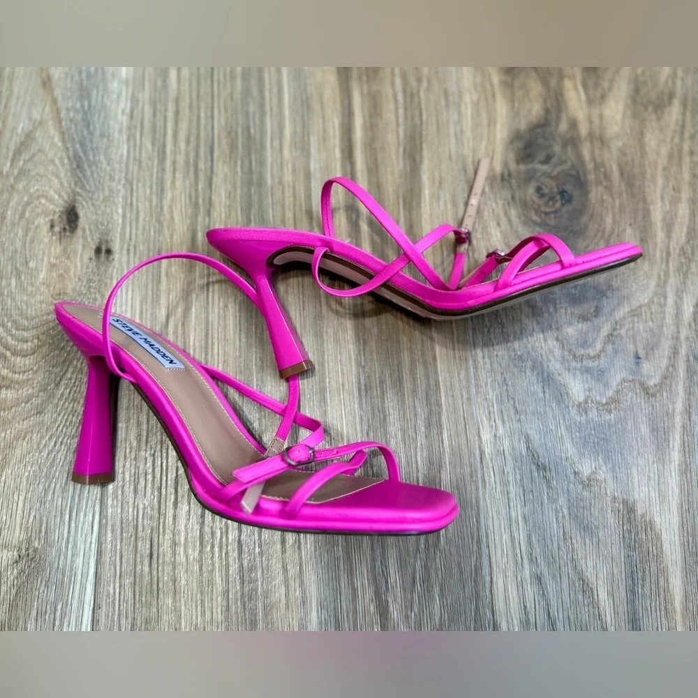 Steve Madden Women’s “Zarya” Heeled Sandal Neon Pink Size 6 NWOB - Picture 5 of 6